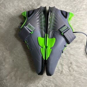 Nike Savaleos Weightlifting Gym Workout Gray And Green Shoes
Size 14 CV5708-401